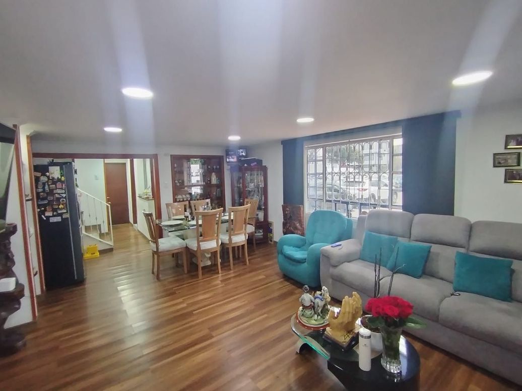 Casa de 4 alcobas en venta en Carimagua I Sector, Bogotá, 243 m² · foto 2 de 20