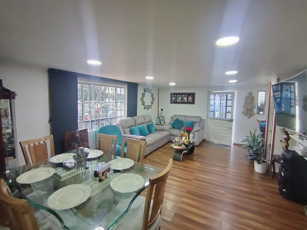 Casa de 4 alcobas en venta en Carimagua I Sector, Bogotá, 243 m² · foto 3 de 20