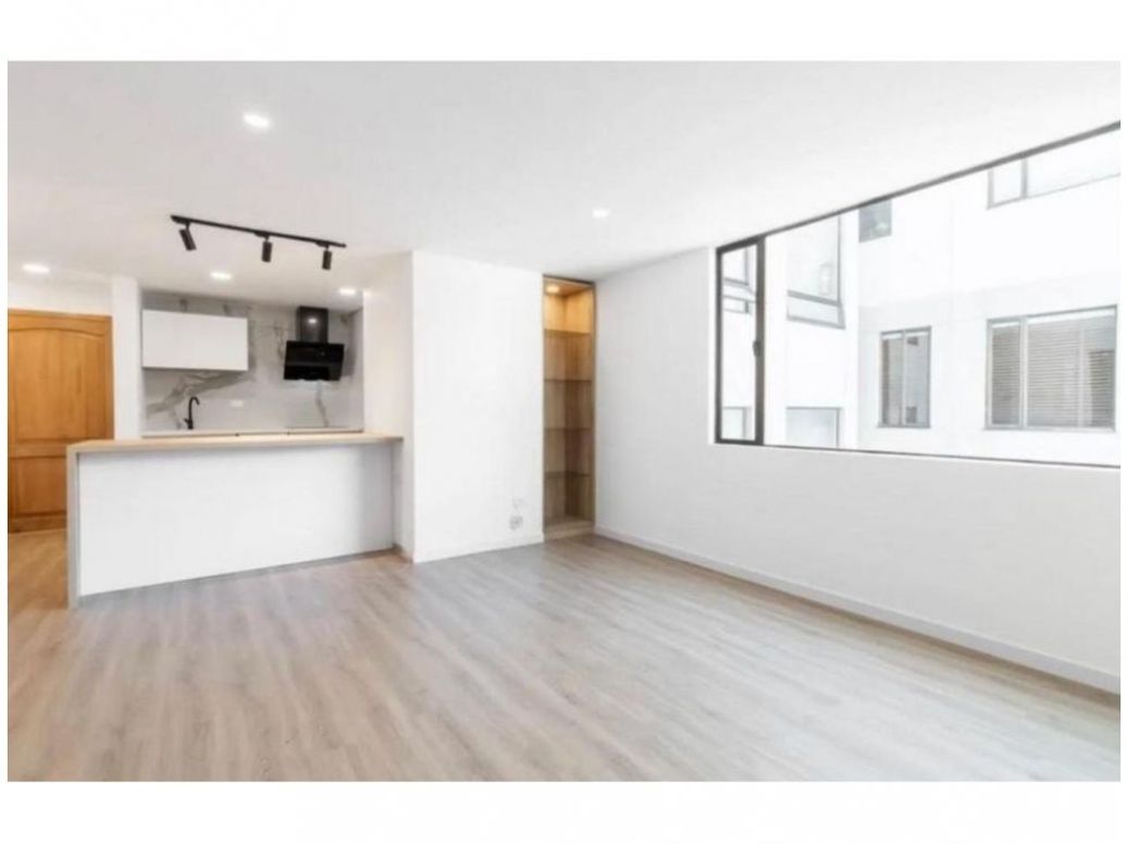 Apartamento de 1 alcoba en venta en Santa Barbara, Bogotá, 58 m² · foto 2 de 5