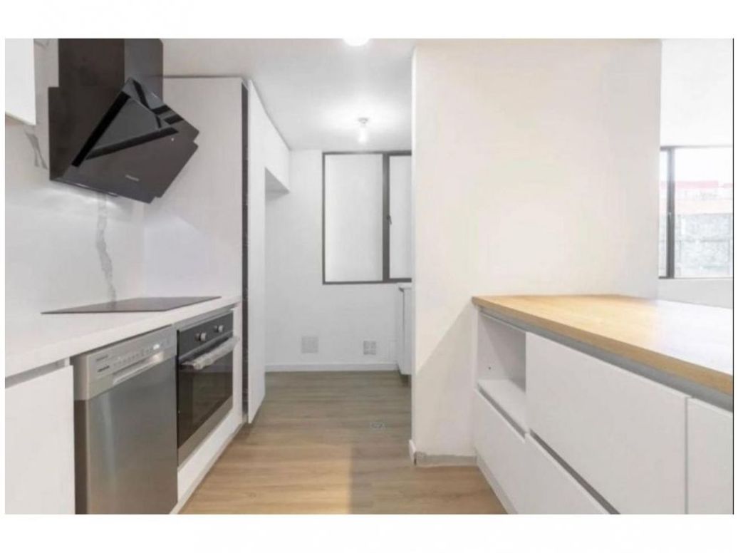 Apartamento de 1 alcoba en venta en Santa Barbara, Bogotá, 58 m² · foto 3 de 5