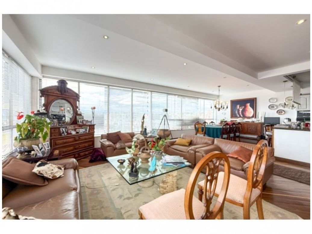Apartamento de 3 alcobas en venta en Cedritos, Bogotá, 208 m² · foto 4 de 18