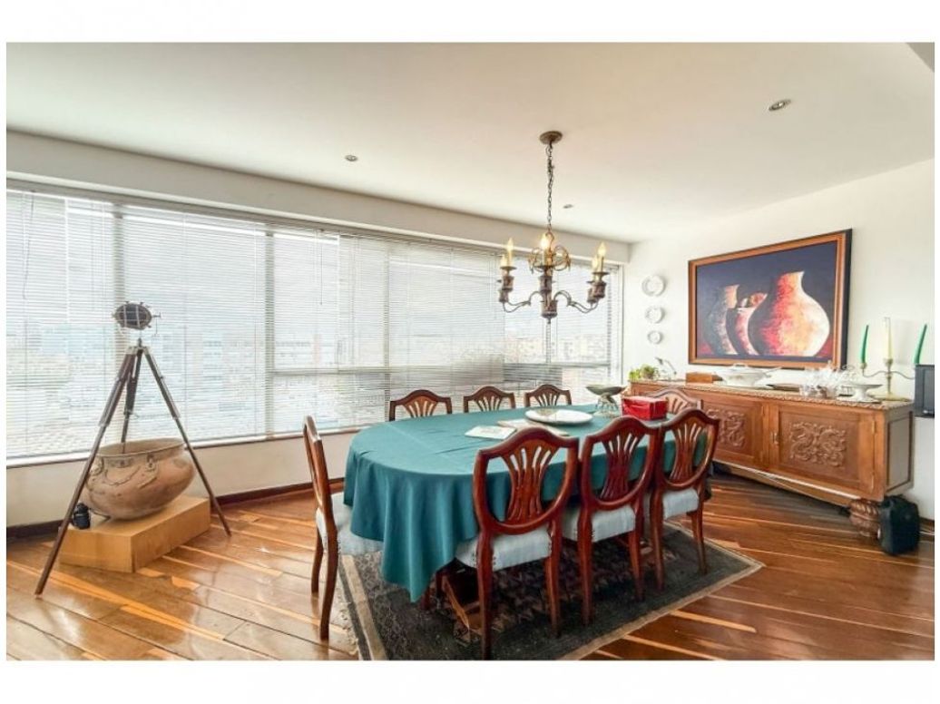Apartamento de 3 alcobas en venta en Cedritos, Bogotá, 208 m² · foto 3 de 18
