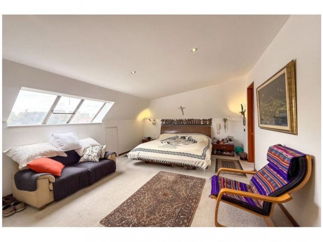 Apartamento de 3 alcobas en venta en Cedritos, Bogotá, 208 m² · foto 12 de 18