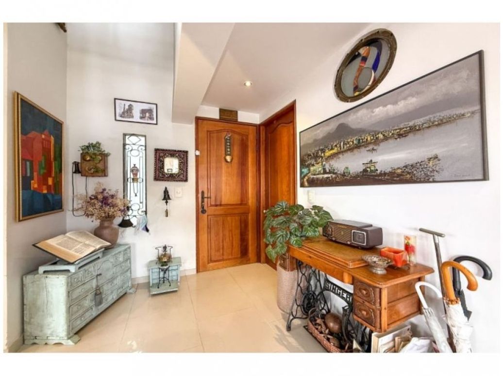 Apartamento de 3 alcobas en venta en Cedritos, Bogotá, 208 m² · foto 9 de 18