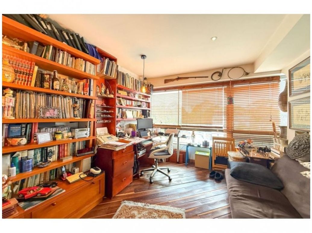 Apartamento de 3 alcobas en venta en Cedritos, Bogotá, 208 m² · foto 10 de 18