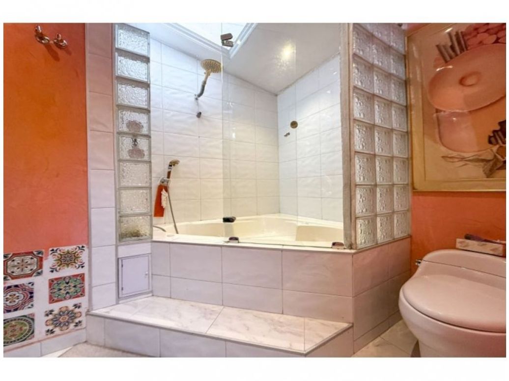 Apartamento de 3 alcobas en venta en Cedritos, Bogotá, 208 m² · foto 14 de 18