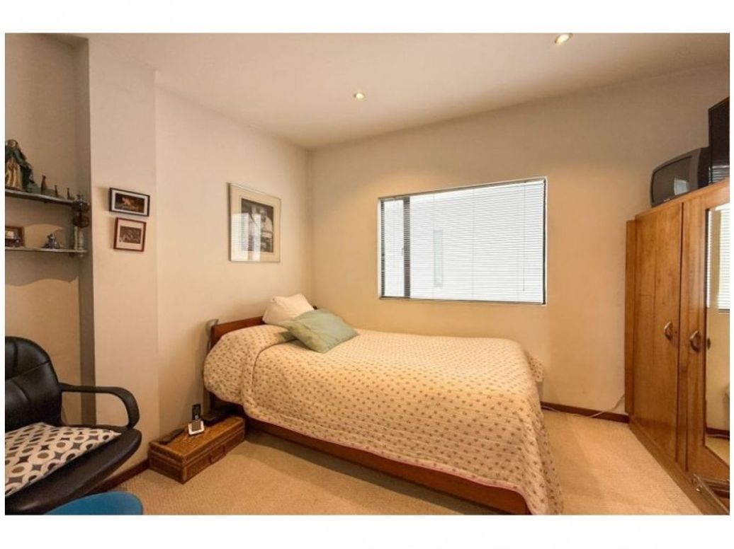 Apartamento de 3 alcobas en venta en Cedritos, Bogotá, 208 m² · foto 17 de 18
