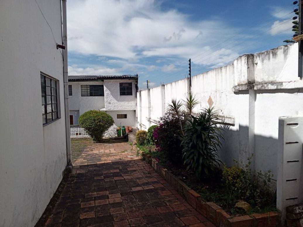 Casa de 7 alcobas en venta en Suba Urbano, Bogotá, 335 m² · foto 14 de 20