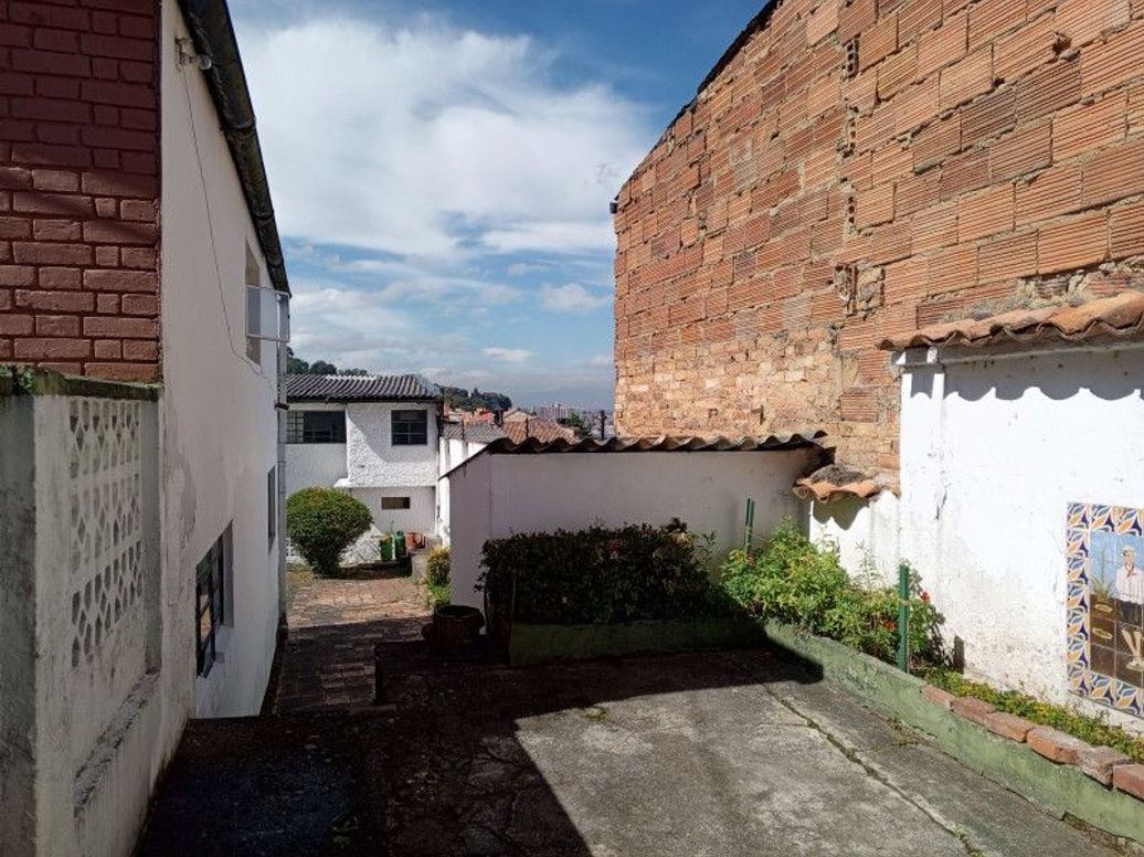 Casa de 7 alcobas en venta en Suba Urbano, Bogotá, 335 m² · foto 13 de 20
