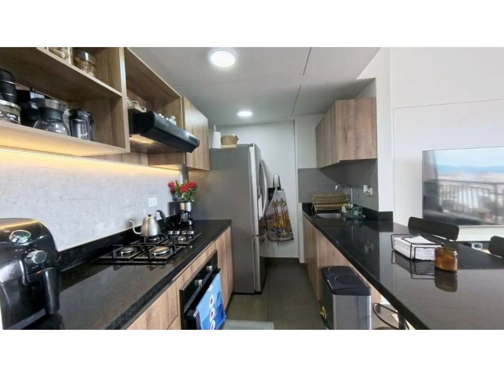 Apartamento de 2 alcobas en venta en Usaquén, Bogotá, 76 m² · foto 5 de 9