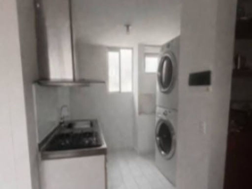Apartamento de 2 alcobas en venta en El Cedro Engativa, Bogotá, 40 m² · foto 3 de 12