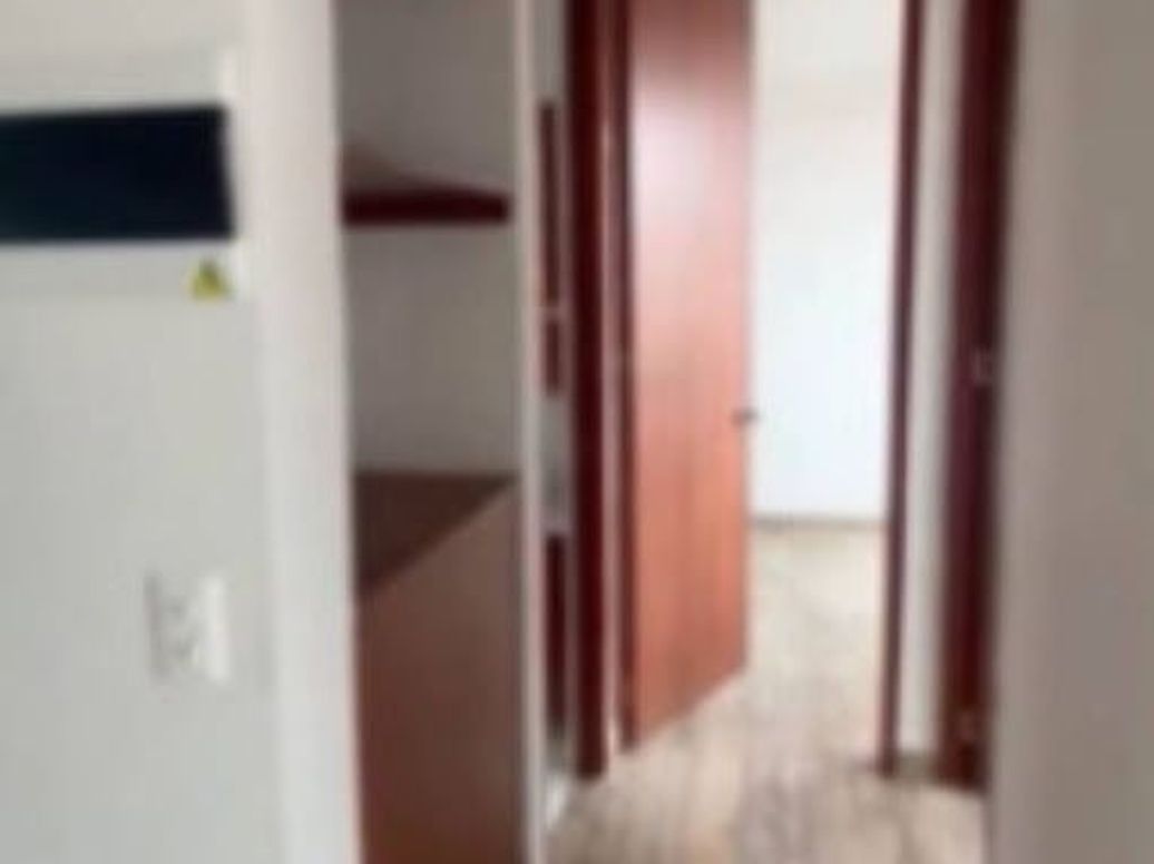 Apartamento de 2 alcobas en venta en El Cedro Engativa, Bogotá, 40 m² · foto 5 de 12