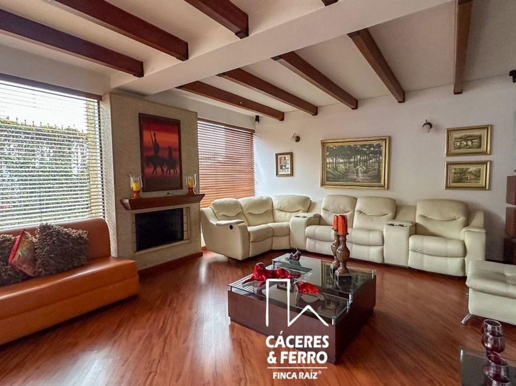 Casa de 4 alcobas en venta en Cedro Golf, Bogotá, 219 m² · foto 2 de 20