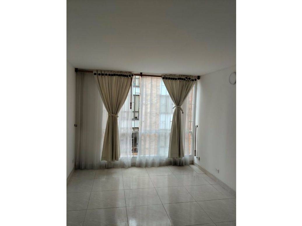Apartamento de 2 alcobas en arriendo en Modelia, Bogotá, 50 m² · foto 3 de 12