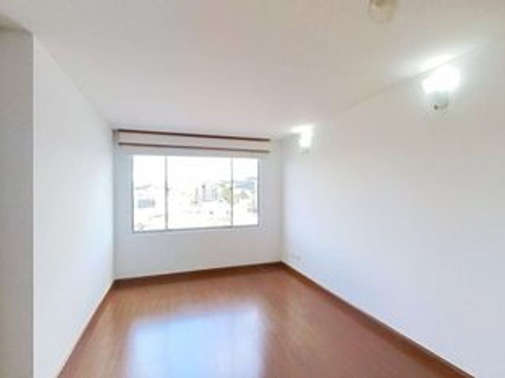 Apartamento de 3 alcobas en venta en Prado Veraniego Sur, Bogotá, 62 m² · foto 2 de 12