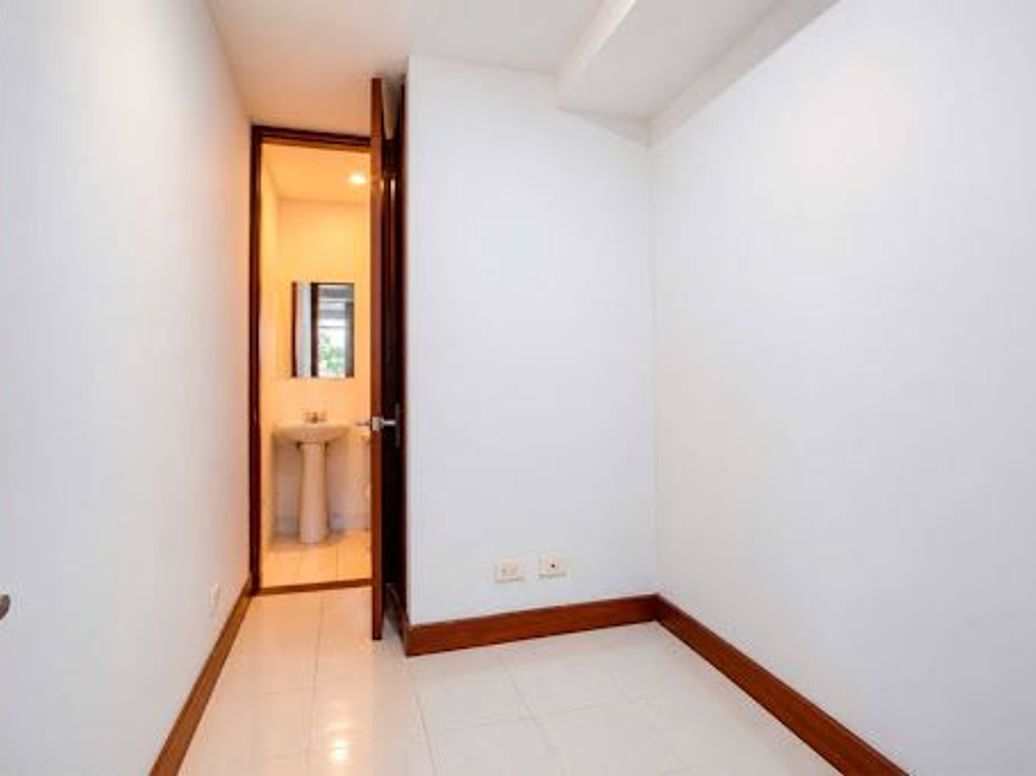 Apartamento de 3 alcobas en venta en Quinta Camacho, Bogotá, 265 m² · foto 17 de 20