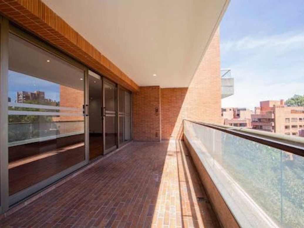 Apartamento de 3 alcobas en venta en Quinta Camacho, Bogotá, 265 m² · foto 9 de 20