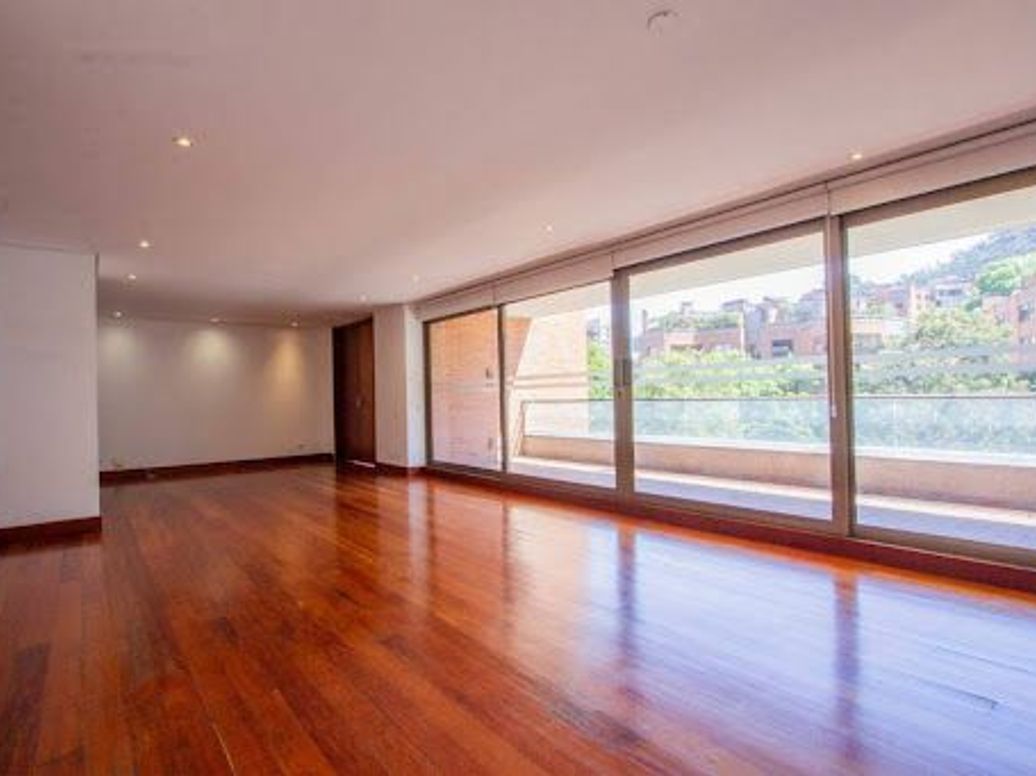 Apartamento de 3 alcobas en venta en Quinta Camacho, Bogotá, 265 m² · foto 3 de 20
