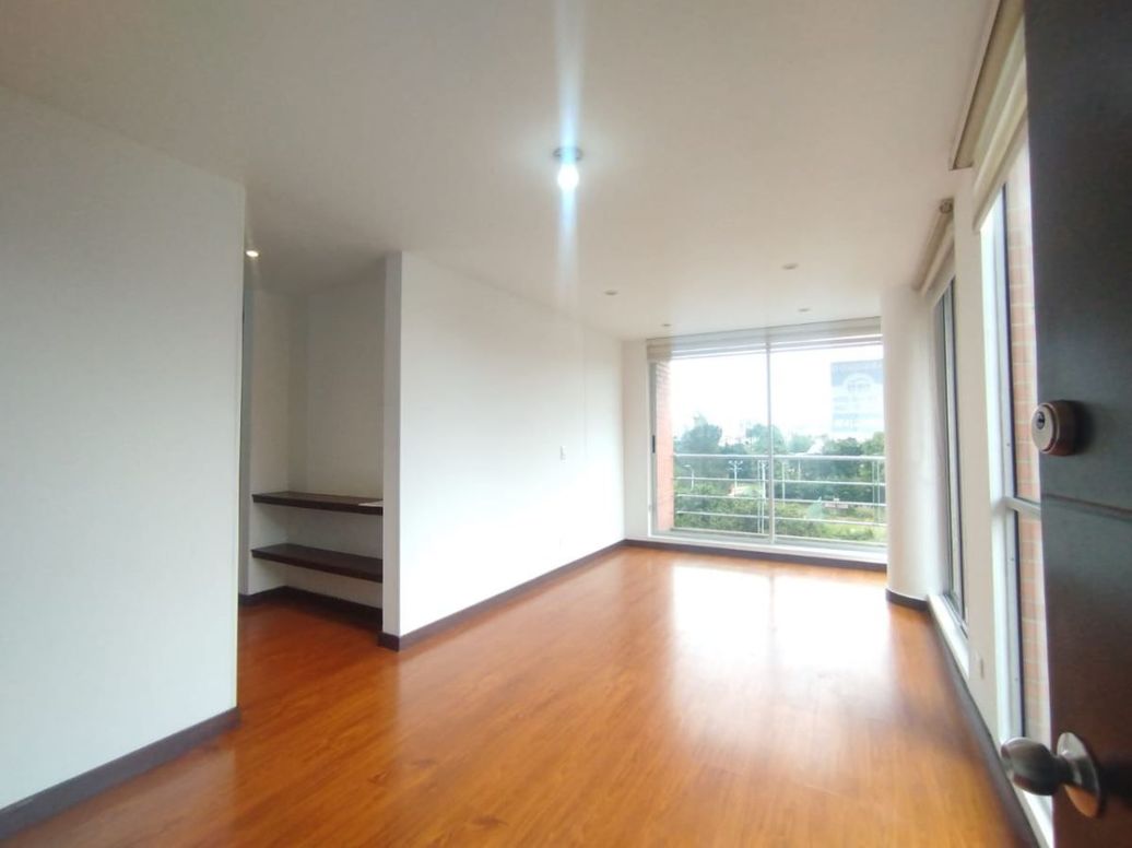 Apartamento de 3 alcobas en arriendo en El Codito, Bogotá, 88 m² · foto 3 de 17