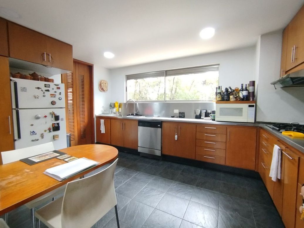 Apartamento de 4 alcobas en venta en Suba Naranjos, Bogotá, 267 m² · foto 8 de 19
