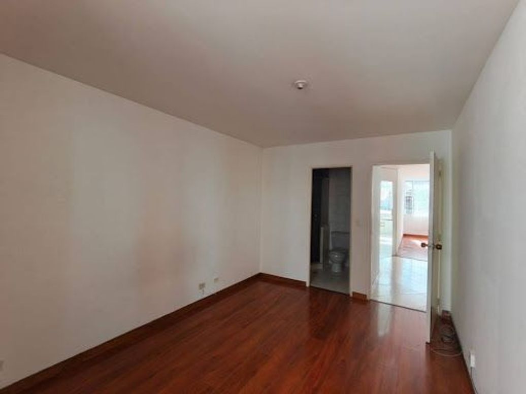 Apartamento de 2 alcobas en venta en Cedritos, Bogotá, 73 m² · foto 2 de 20