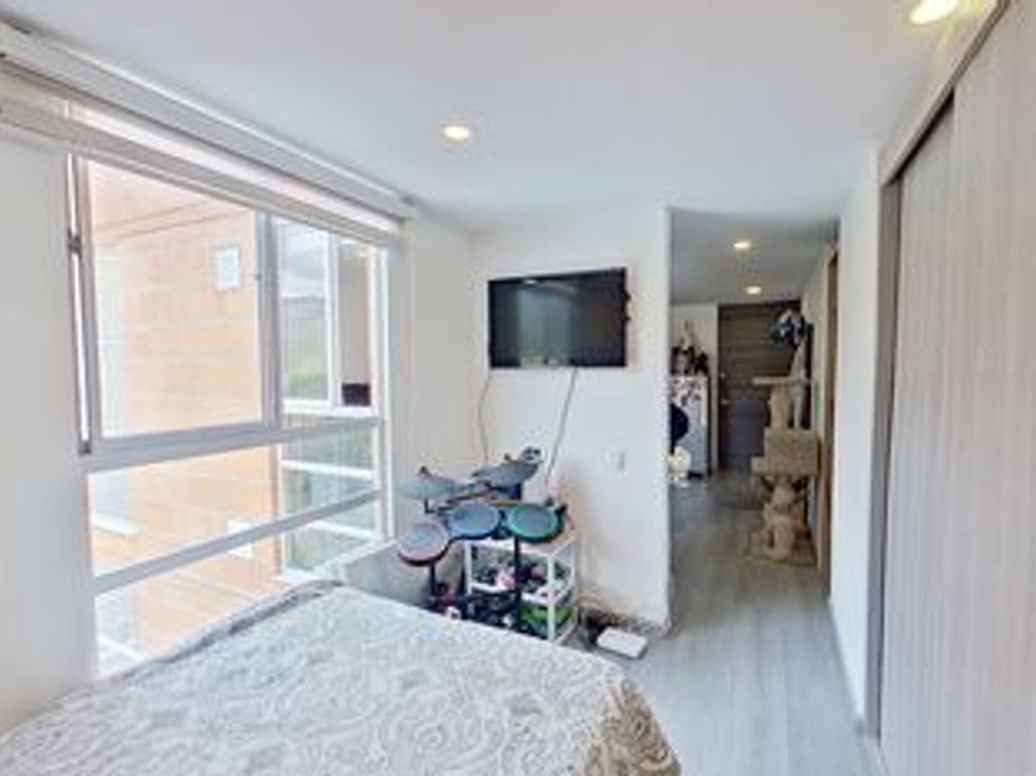 Apartamento de 1 alcoba en venta en San Antonio Norte, Bogotá, 30 m² · foto 4 de 6