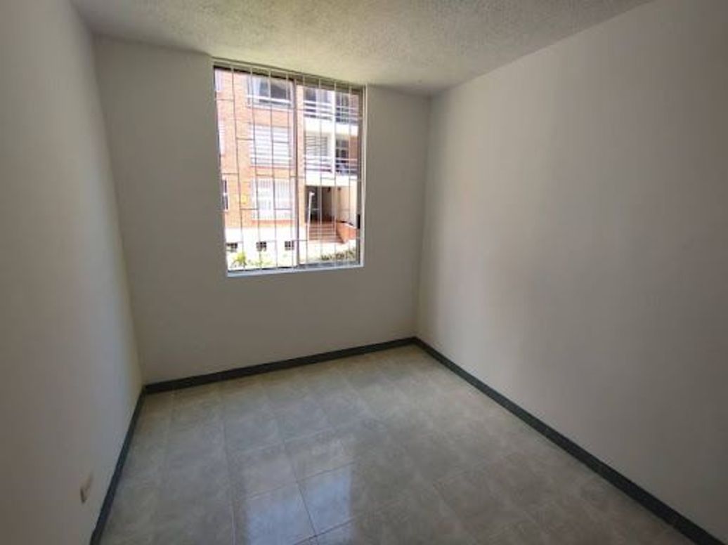 Apartamento de 3 alcobas en arriendo en Villas De Granada, Bogotá, 64 m² · foto 15 de 19