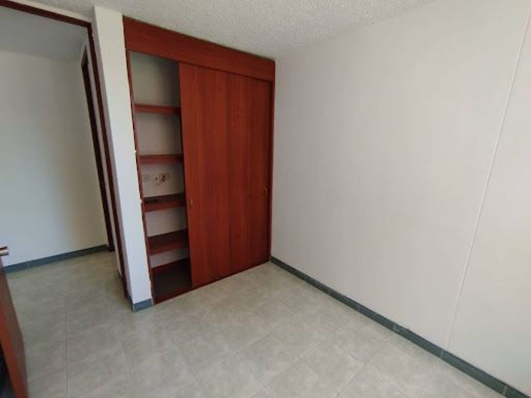 Apartamento de 3 alcobas en arriendo en Villas De Granada, Bogotá, 64 m² · foto 5 de 19