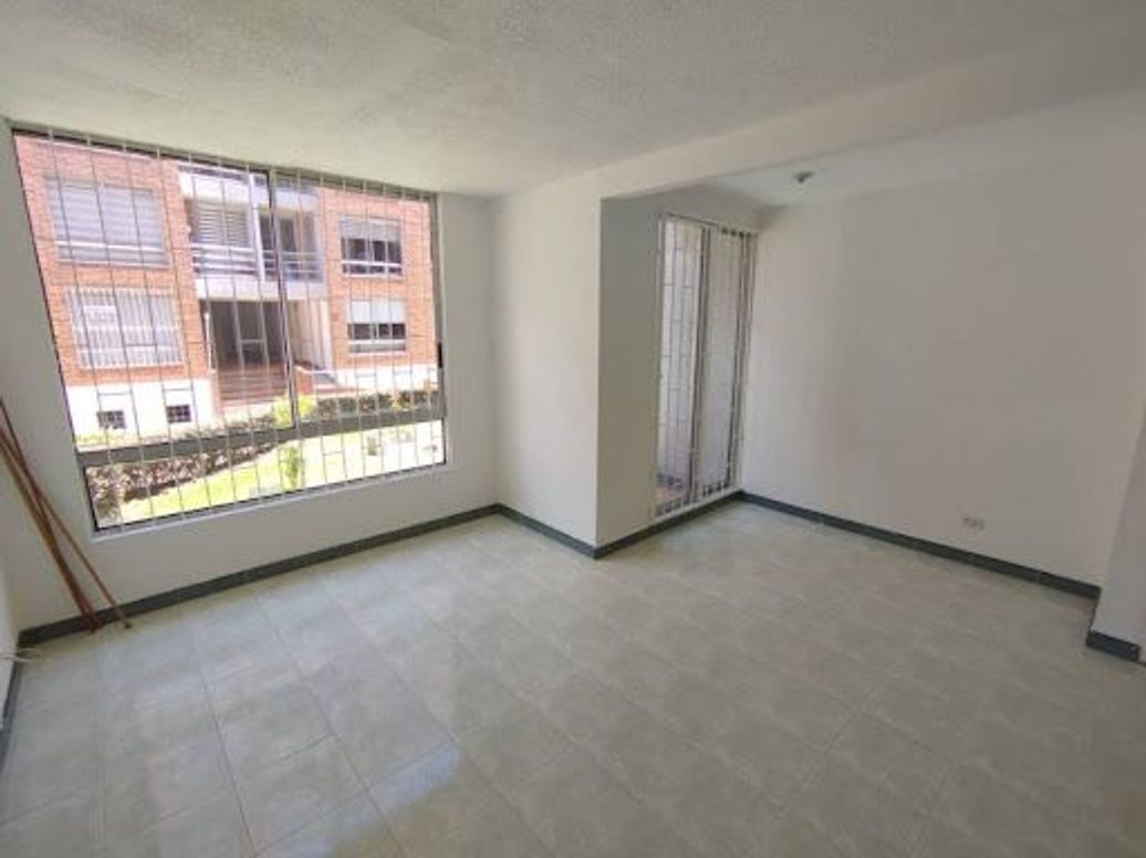 Apartamento de 3 alcobas en arriendo en Villas De Granada, Bogotá, 64 m² · foto 2 de 19