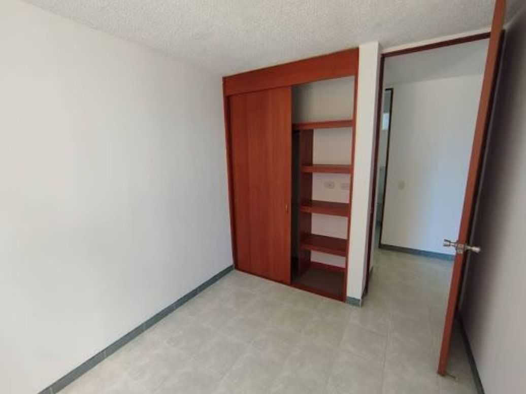 Apartamento de 3 alcobas en arriendo en Villas De Granada, Bogotá, 64 m² · foto 14 de 19