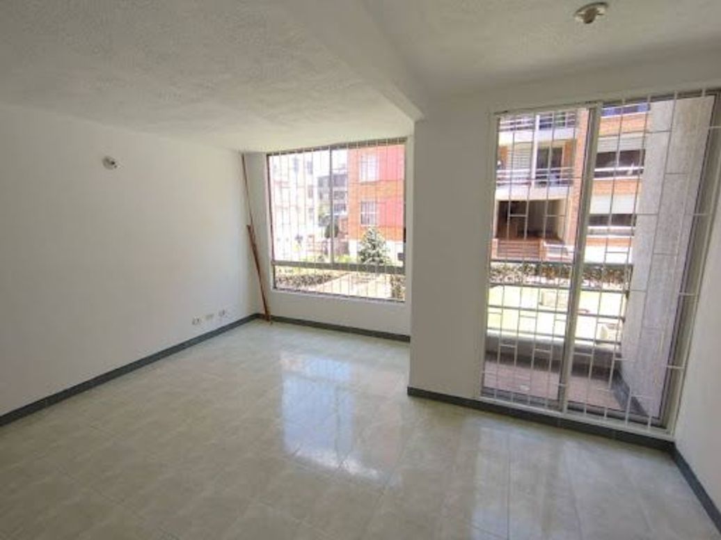 Apartamento de 3 alcobas en arriendo en Villas De Granada, Bogotá, 64 m² · foto 3 de 19