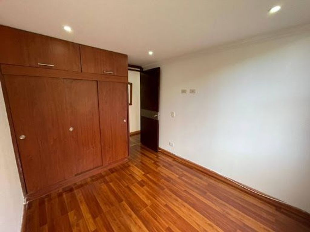 Apartamento de 2 alcobas en venta en Urbanización Castilla, Bogotá, 50 m² · foto 5 de 9