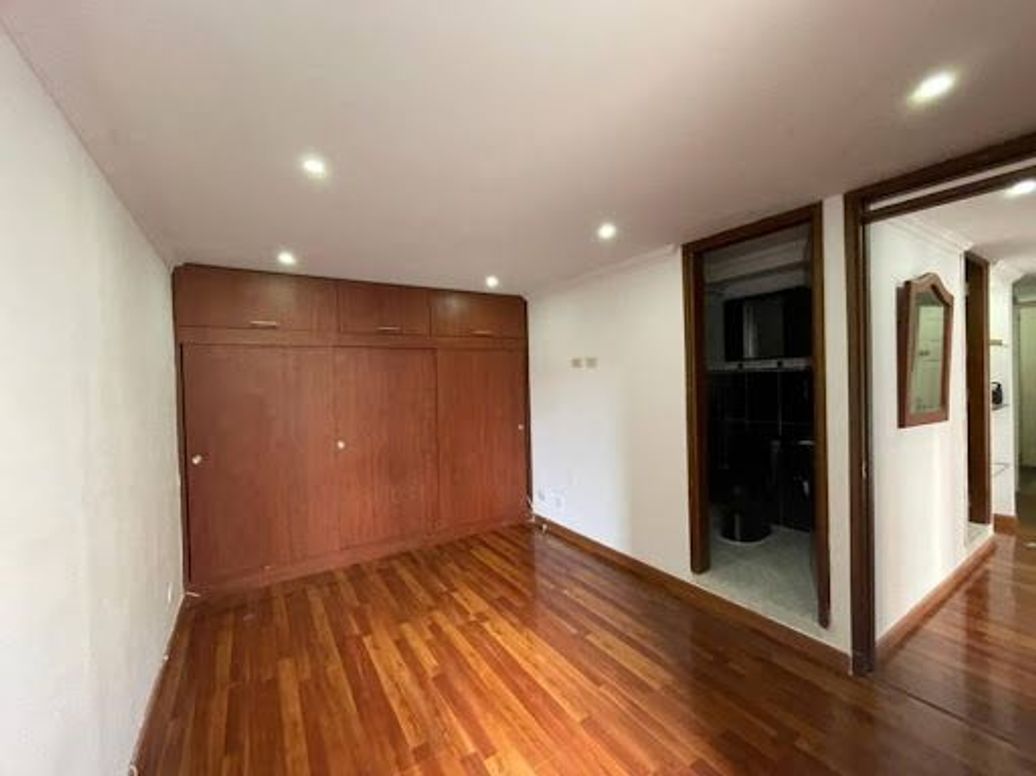 Apartamento de 2 alcobas en venta en Urbanización Castilla, Bogotá, 50 m² · foto 6 de 9