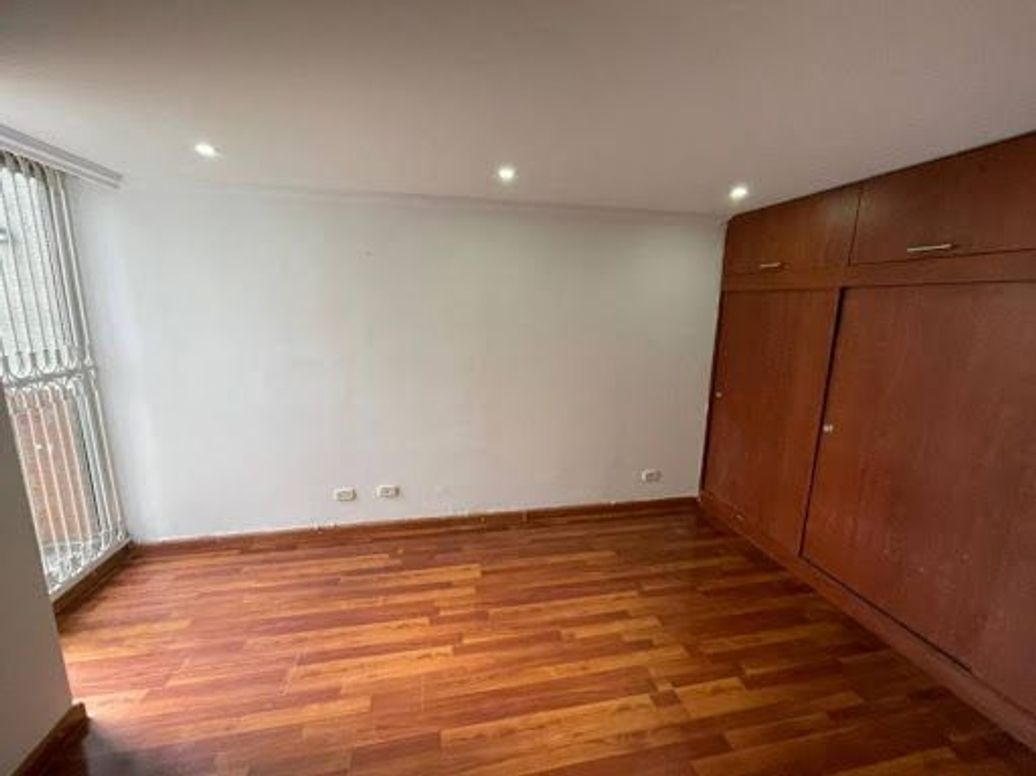 Apartamento de 2 alcobas en venta en Urbanización Castilla, Bogotá, 50 m² · foto 7 de 9