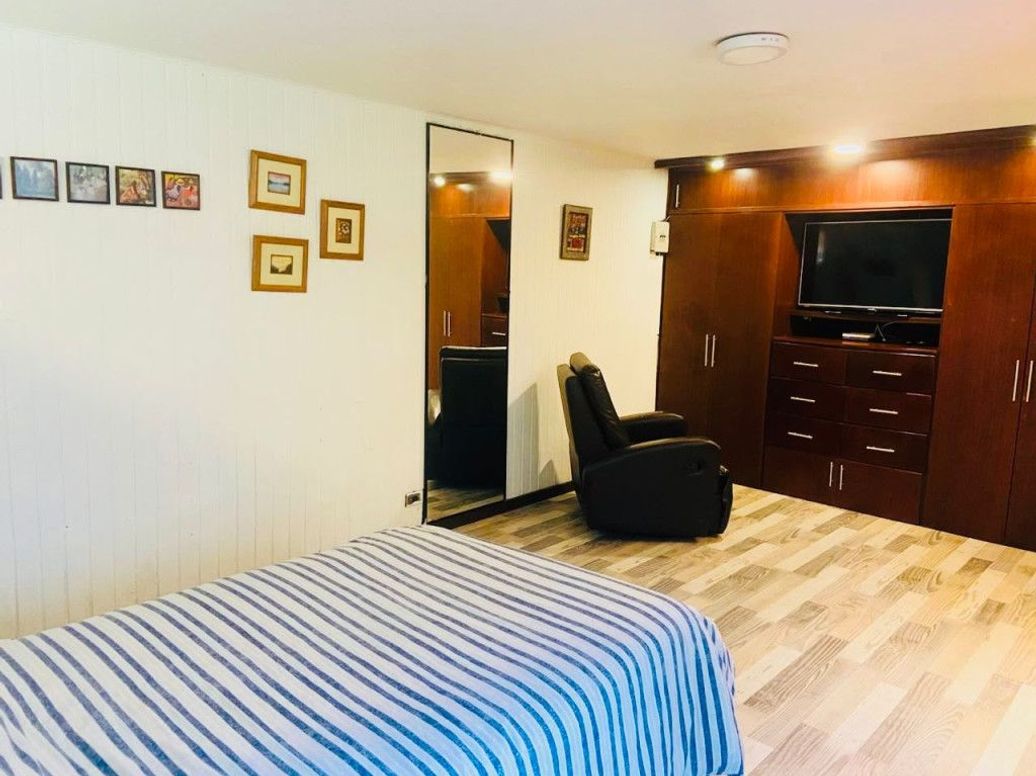 Casa de 5 alcobas en venta en Estoril, Bogotá, 330 m² · foto 10 de 20