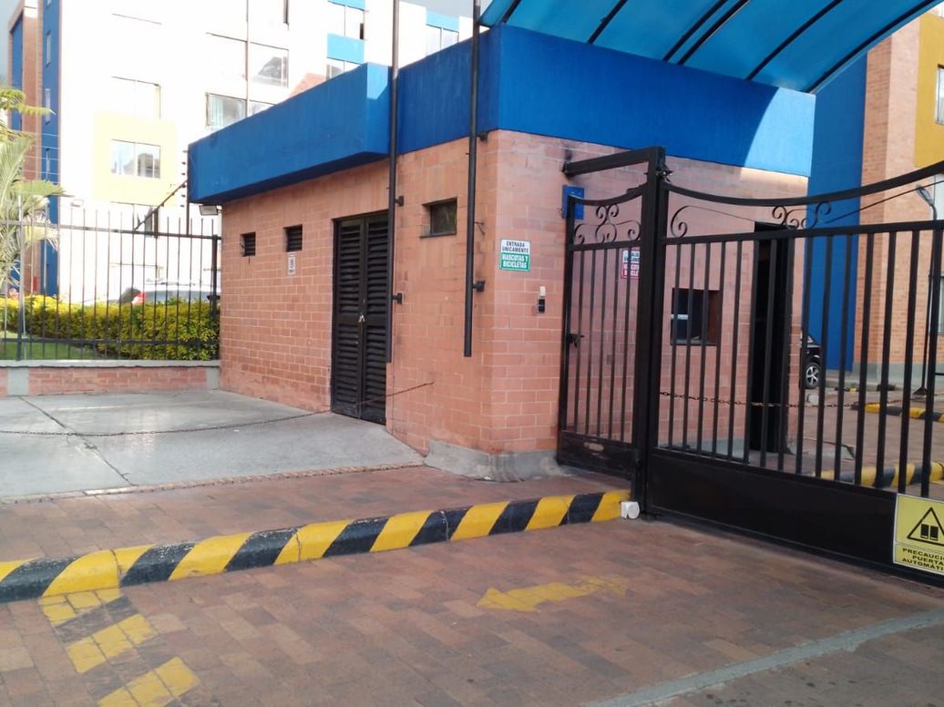 Apartamento de 2 alcobas en venta en Rodesia, Bogotá, 43 m² · foto 2 de 18