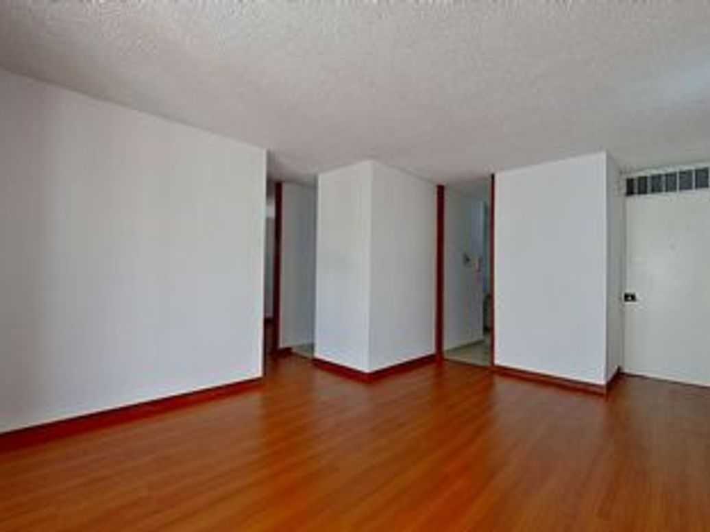 Apartamento de 2 alcobas en venta en Las Flores, Bogotá, 51 m² · foto 2 de 12