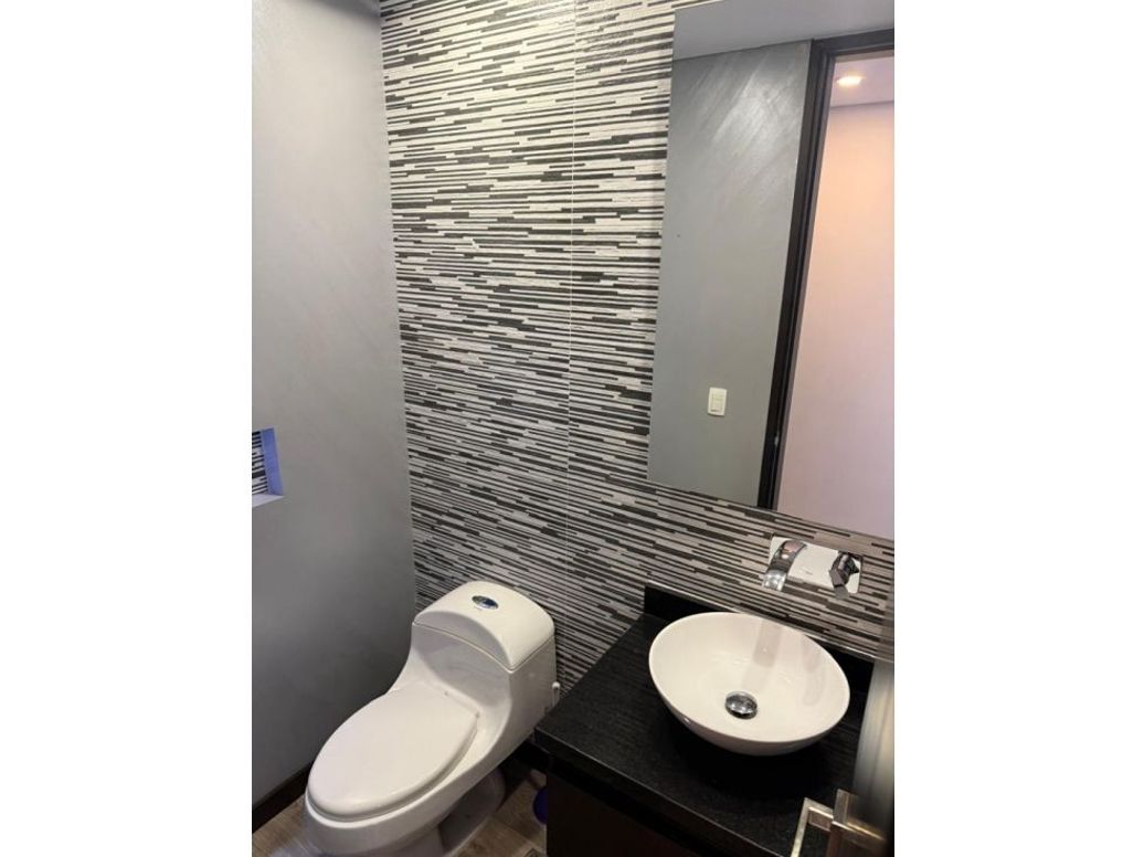 Apartamento de 3 alcobas en venta en Chicó Navarra, Bogotá, 135 m² · foto 18 de 20