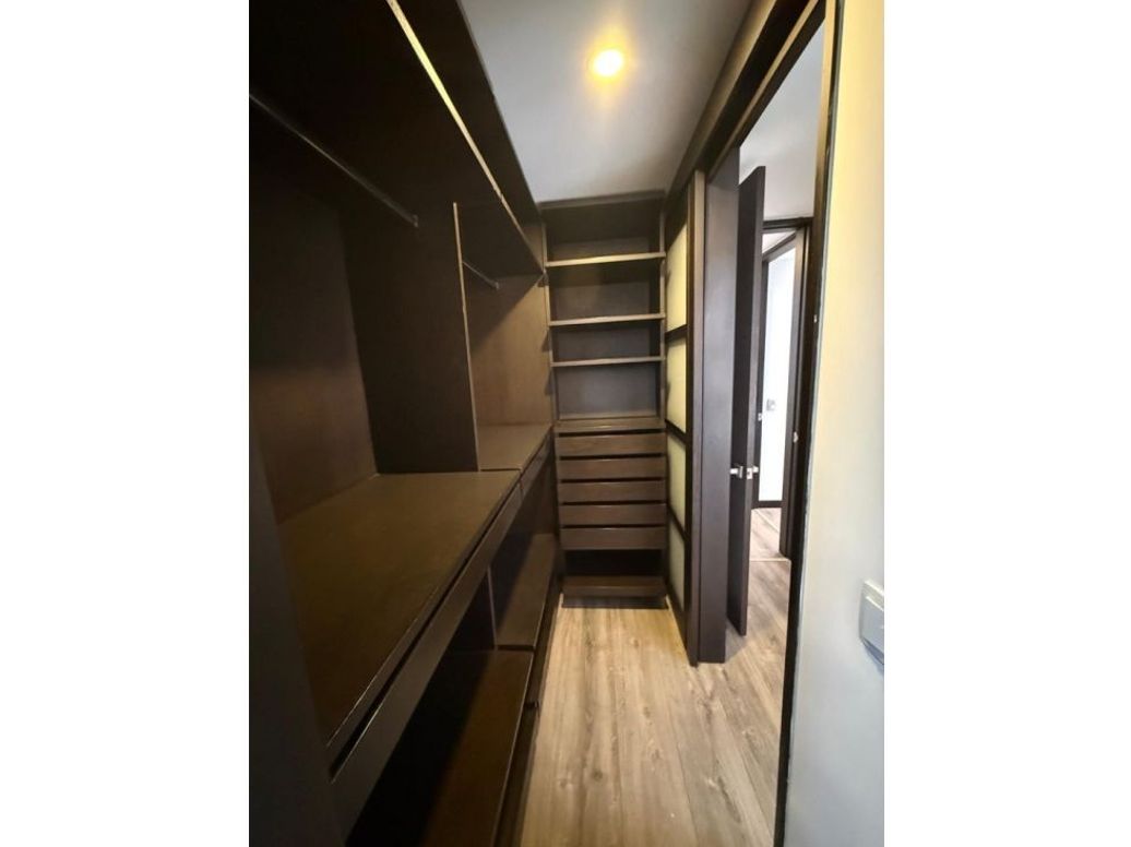 Apartamento de 3 alcobas en venta en Chicó Navarra, Bogotá, 135 m² · foto 10 de 20