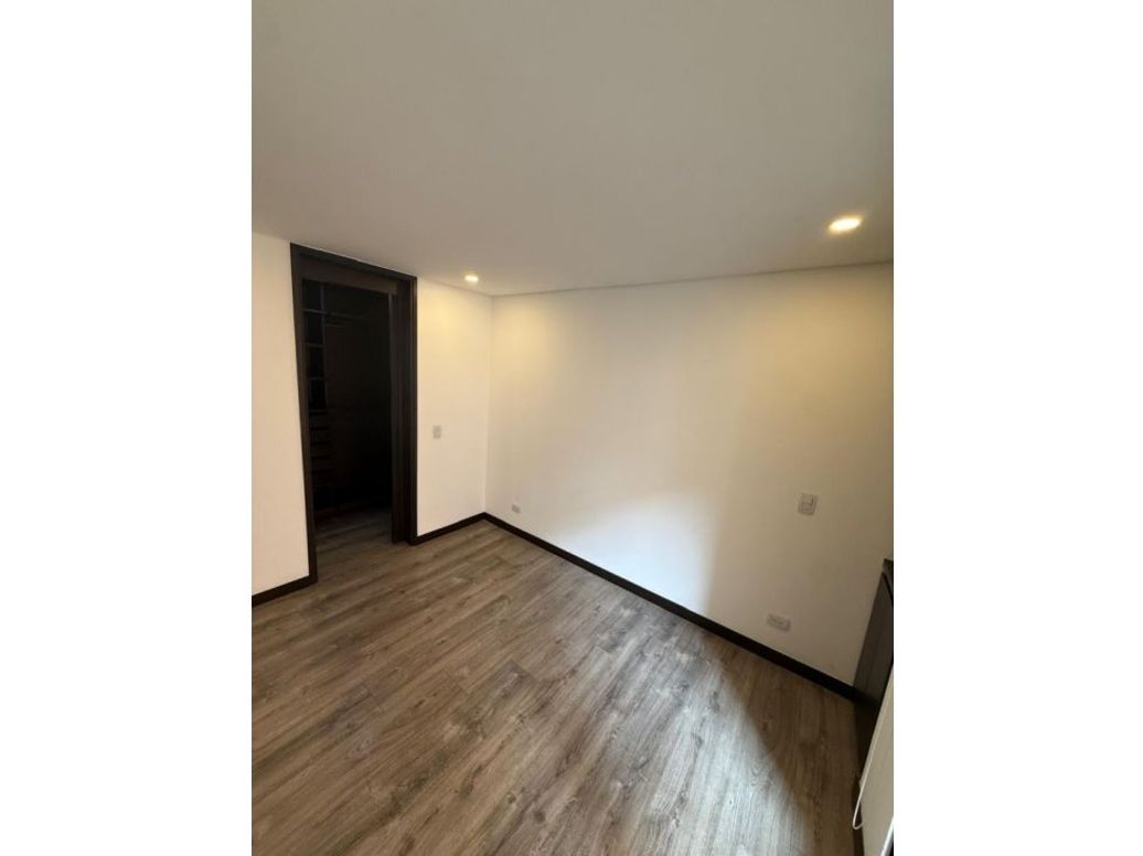 Apartamento de 3 alcobas en venta en Chicó Navarra, Bogotá, 135 m² · foto 16 de 20
