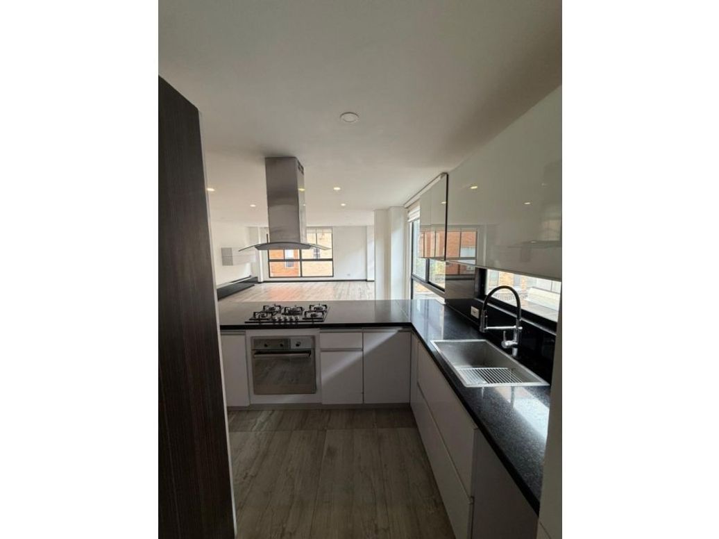 Apartamento de 3 alcobas en venta en Chicó Navarra, Bogotá, 135 m² · foto 5 de 20