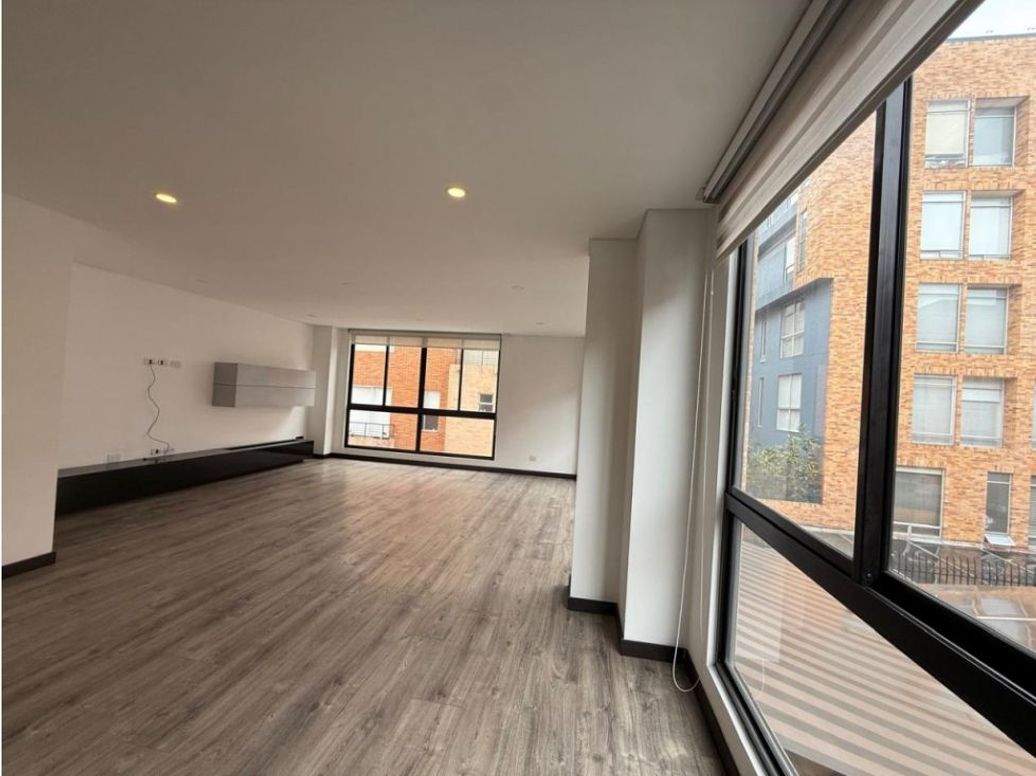 Apartamento de 3 alcobas en venta en Chicó Navarra, Bogotá, 135 m² · foto 4 de 20