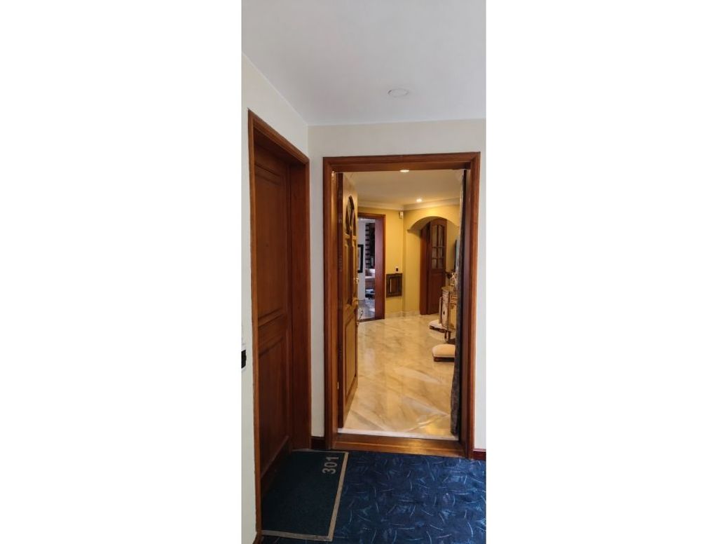 Apartamento de 4 alcobas en venta en Calatrava, Bogotá, 258 m² · foto 2 de 20