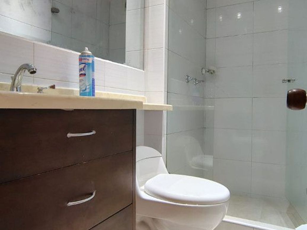 Apartamento de 3 alcobas en venta en Rafael Núñez, Bogotá, 89 m² · foto 12 de 13