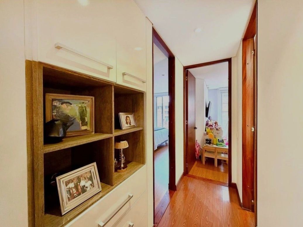 Apartamento de 2 alcobas en venta en Santa Barbara Occidental, Bogotá, 80 m² · foto 8 de 14