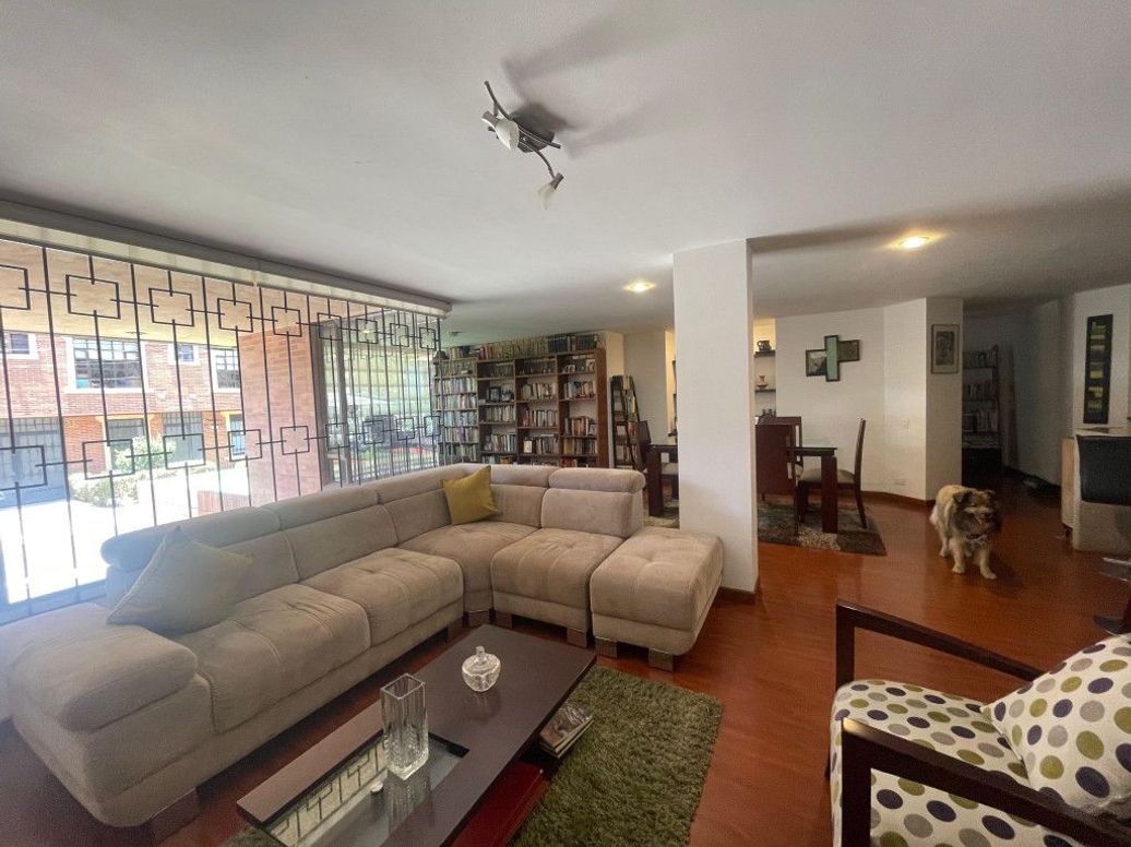 Apartamento de 3 alcobas en venta en El Batan, Bogotá, 130 m² · foto 2 de 20