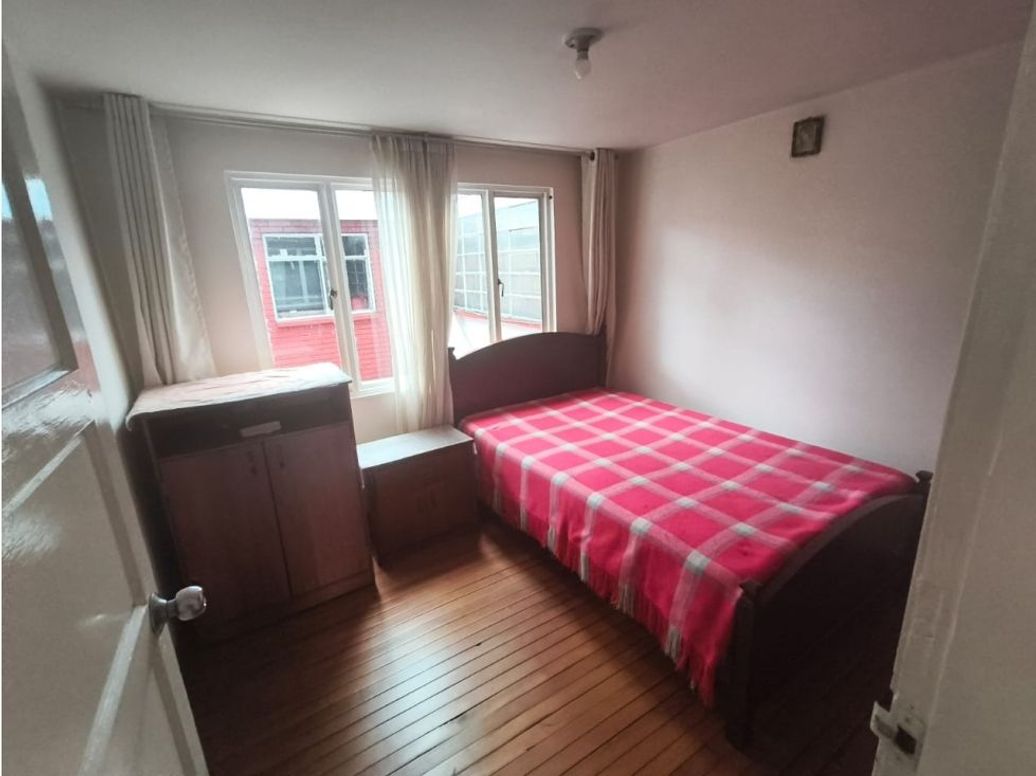Casa de 4 alcobas en venta en La Española, Bogotá, 122 m² · foto 3 de 17