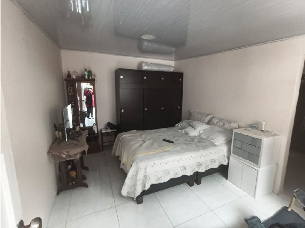 Casa de 4 alcobas en venta en La Española, Bogotá, 122 m² · foto 2 de 17