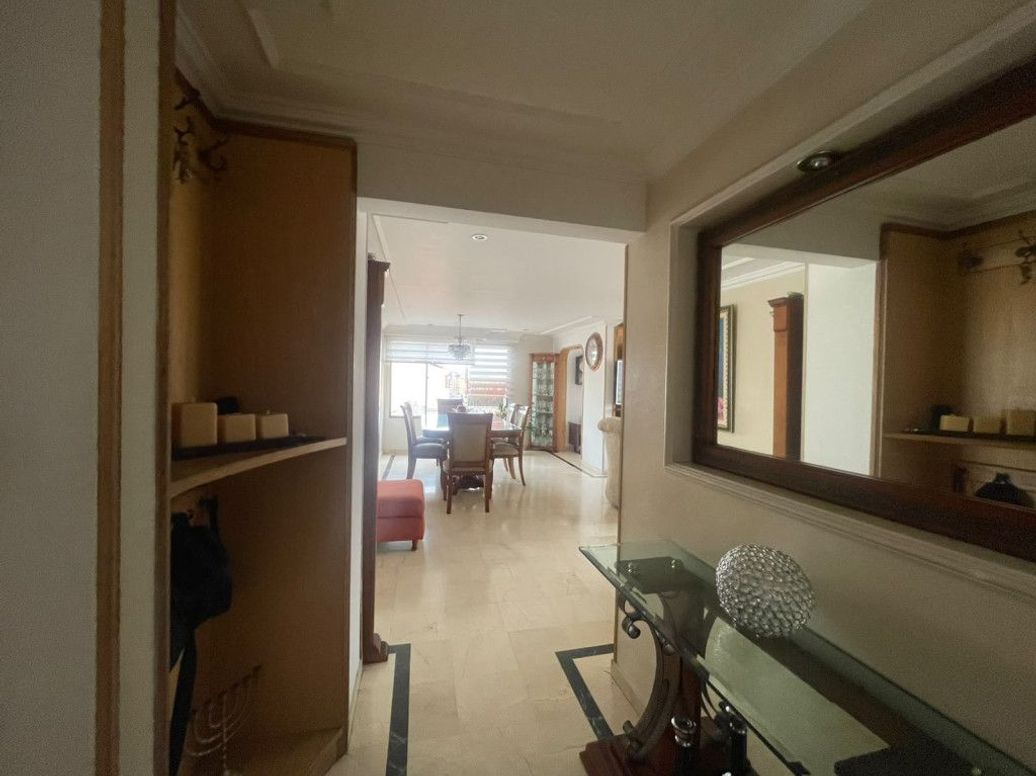 Apartamento de 3 alcobas en venta en El Batan, Bogotá, 123 m² · foto 4 de 19