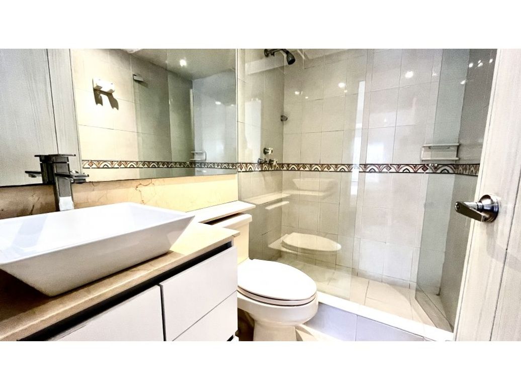 Apartamento de 2 alcobas en venta en Santa Barbara, Bogotá, 93 m² · foto 12 de 20